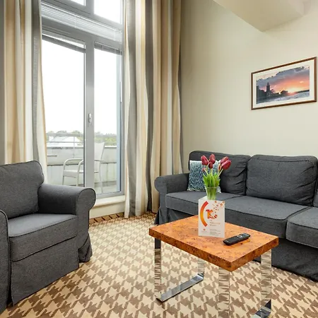 Jantar Deluxe Royal Tulip Apartment