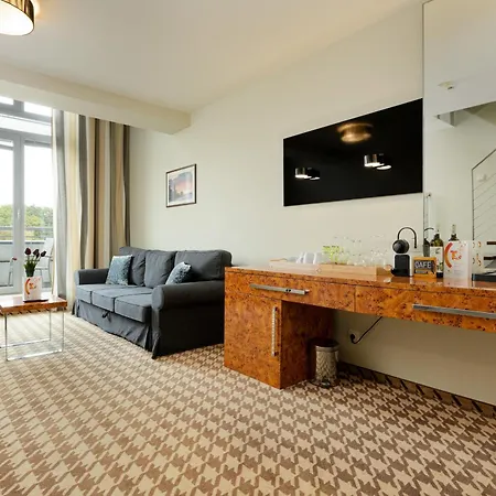 Jantar Deluxe Royal Tulip Apartment *